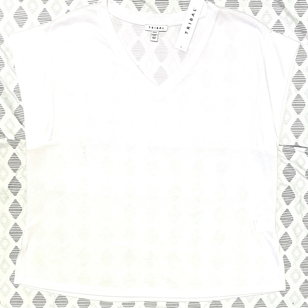 NWT Solid White Tribal V-Neck Top - Soft Stretch Knit & Cuffed Sleeves - Size XL